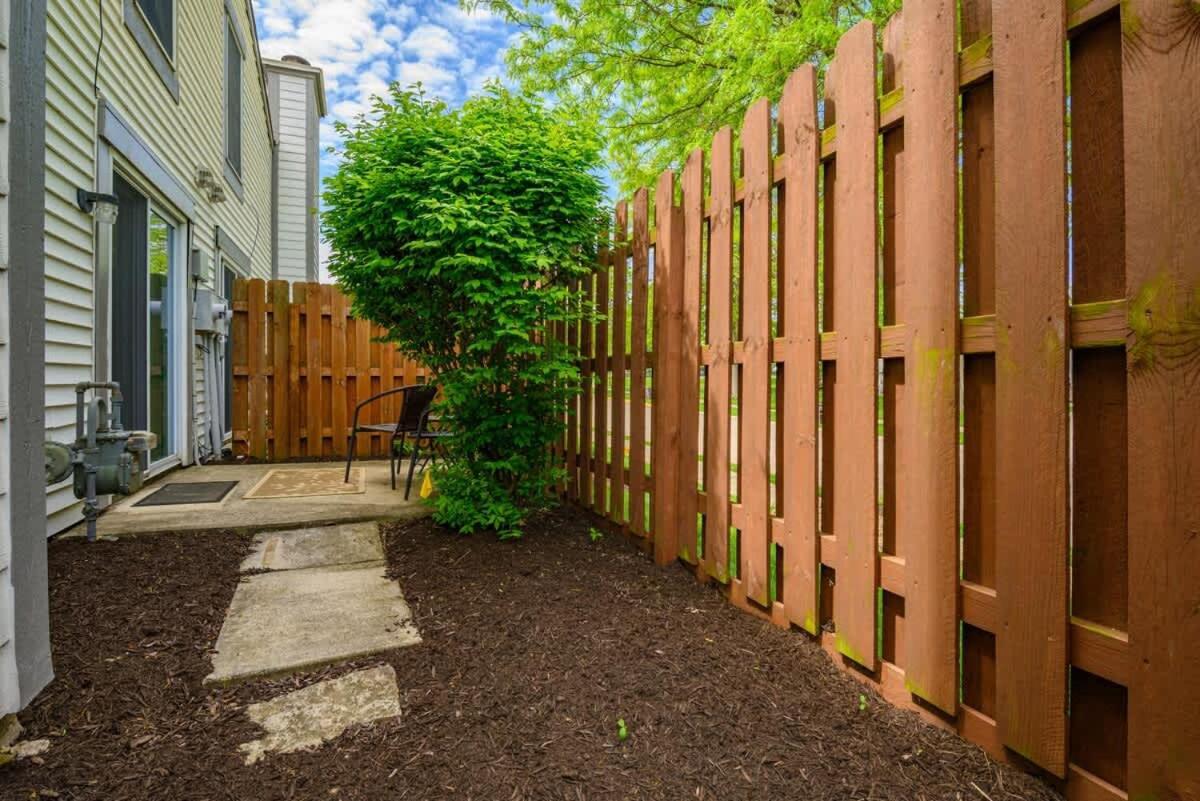 פורט וויין Family Friendly And Quite 2 Bedroom Condo Close To Fun מראה חיצוני תמונה