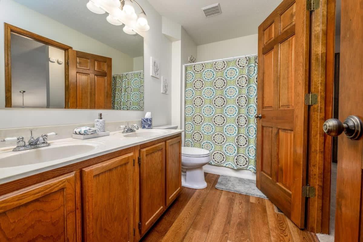 פורט וויין Family Friendly And Quite 2 Bedroom Condo Close To Fun מראה חיצוני תמונה